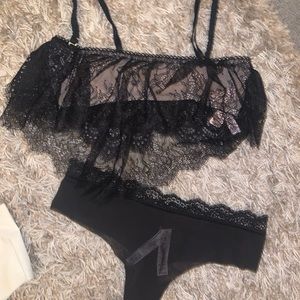 VICTORIA SECRET-NWT-Size small Victoria Secret bralettes. Black and Nude…